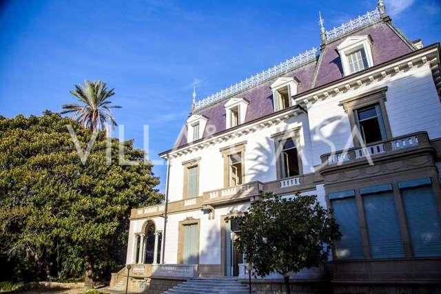 Die Villa am Meer in Sanremo mit historischem Flair.