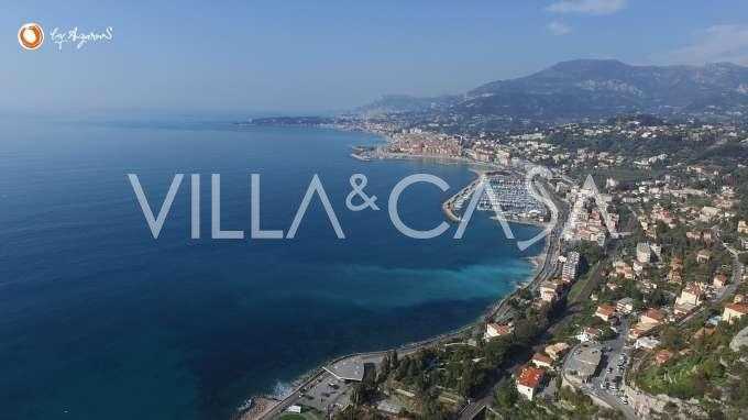 Die Villa mit Blick auf Monaco und die Côte d'Azur in Ventimiglia.