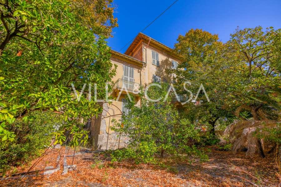 Villa 450 m2 in Ventimiglia zur Restaurierung.