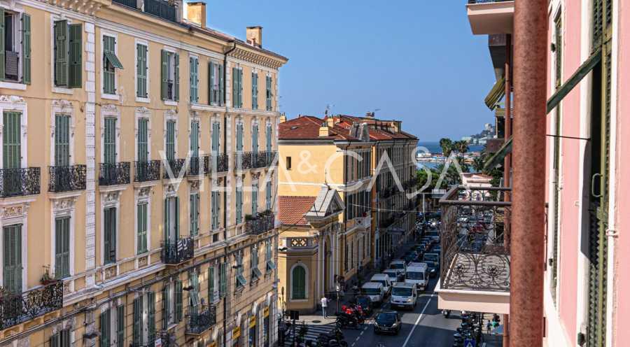 Wohnung mit vier Zimmern in Sanremo.