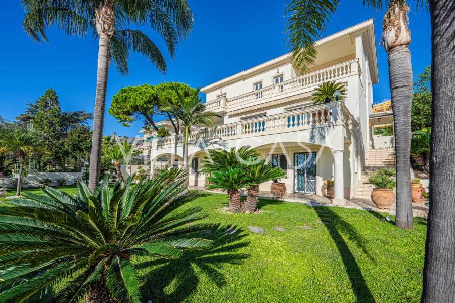 Die Villa am Meer in Sanremo.