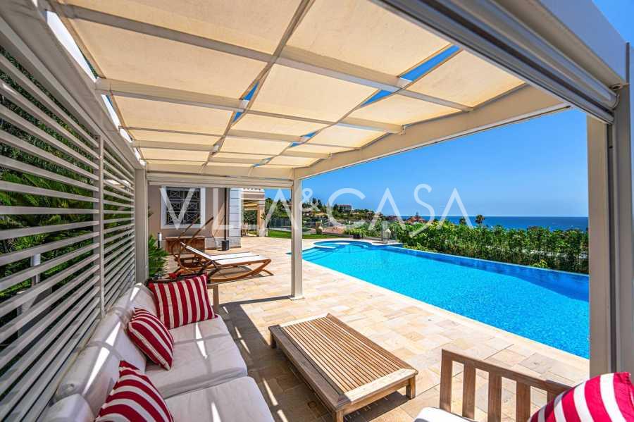 Die 400 m2 Villa in Sanremo ist luxuriös.