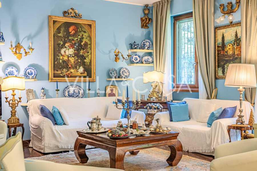 Vierzimmerwohnung mit elegantem Design in Mailand.