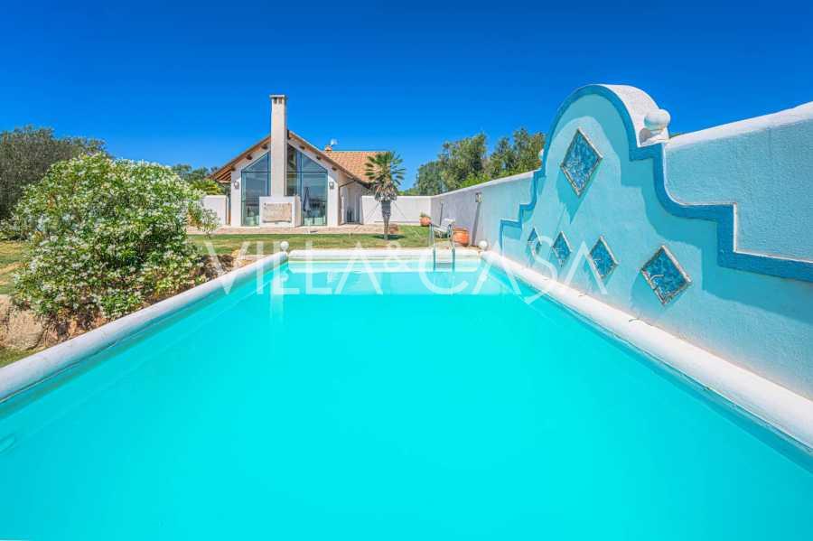 Villa mit Pool im modernen Stil an der Grenze zwischen Latium und der Toskana.