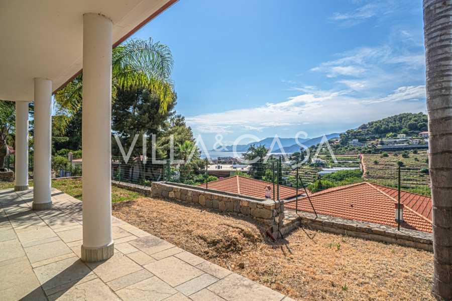 Moderne Villa mit Meerblick in Bordighera