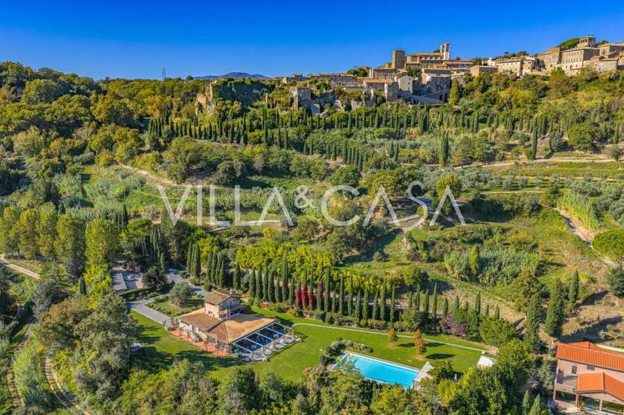 Exklusiver Agritourismus-Komplex mit Pool und Reitclub in der Region Latium