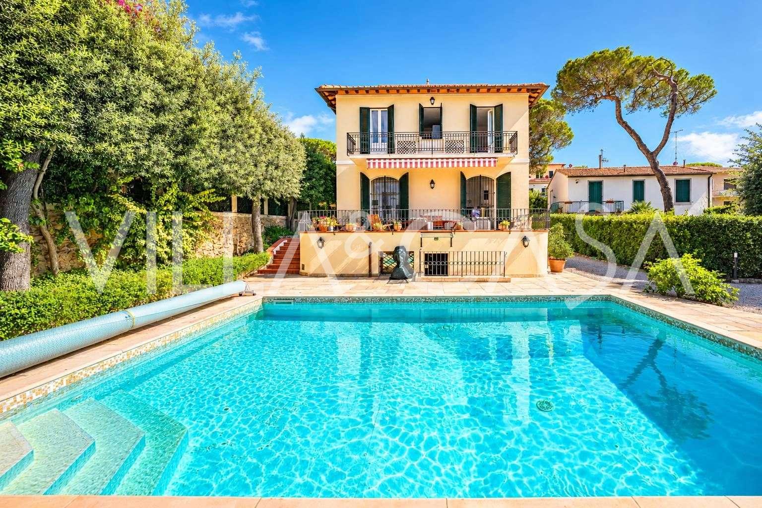 Villa am Meer in Castiglioncello zu verkaufen