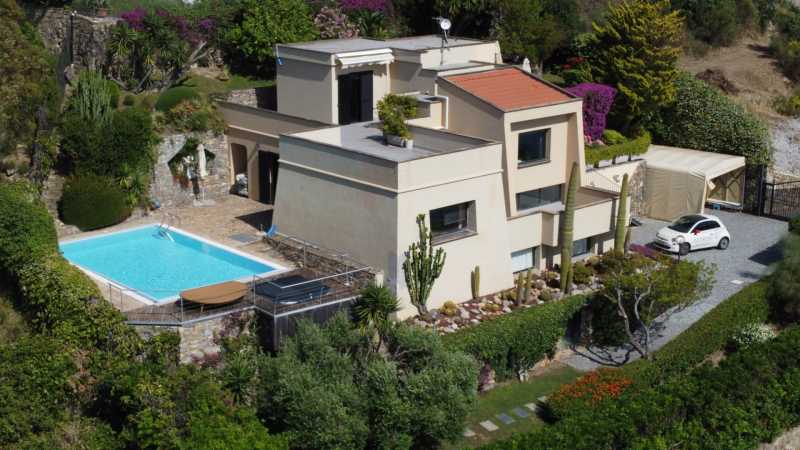 Villa mit Meerblick in Ospedaletti