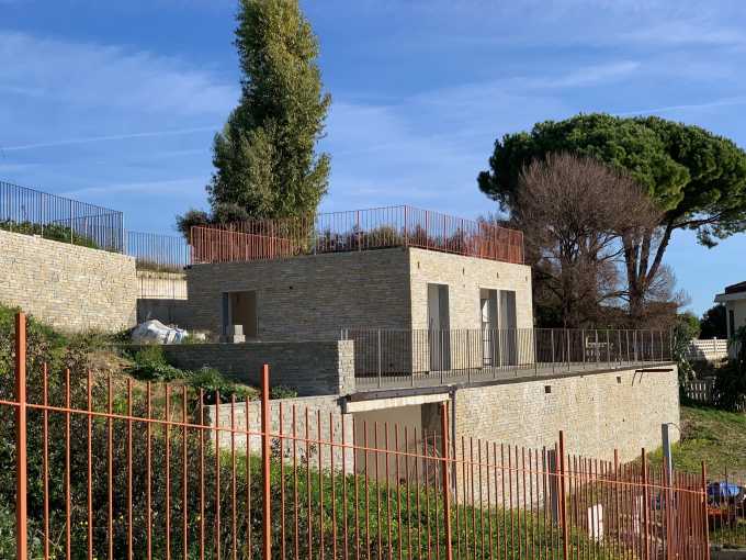 Neues Haus mit Meerblick in Bordighera