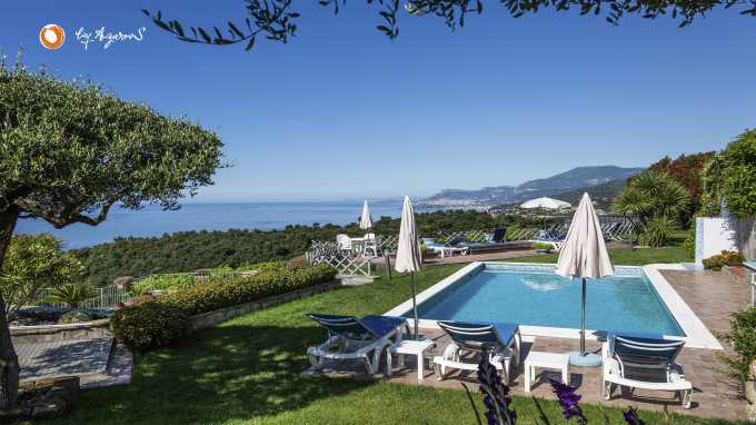 Eine große Familienvilla mit 550 m2 in Bordighera.