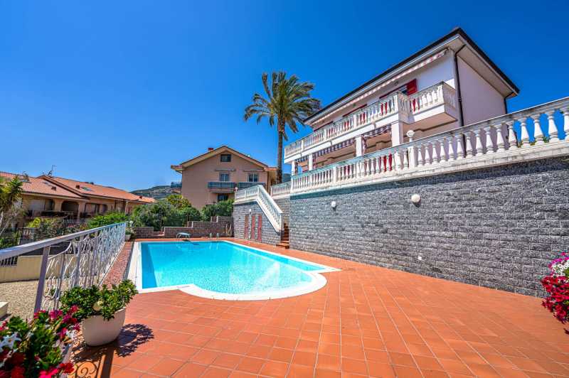 Die Villa mit Meerblick in Sanremo.