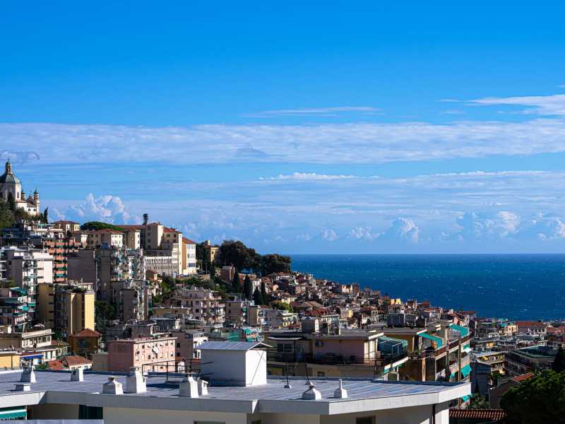 Haus für zwei Familien in Sanremo, zum Verkauf