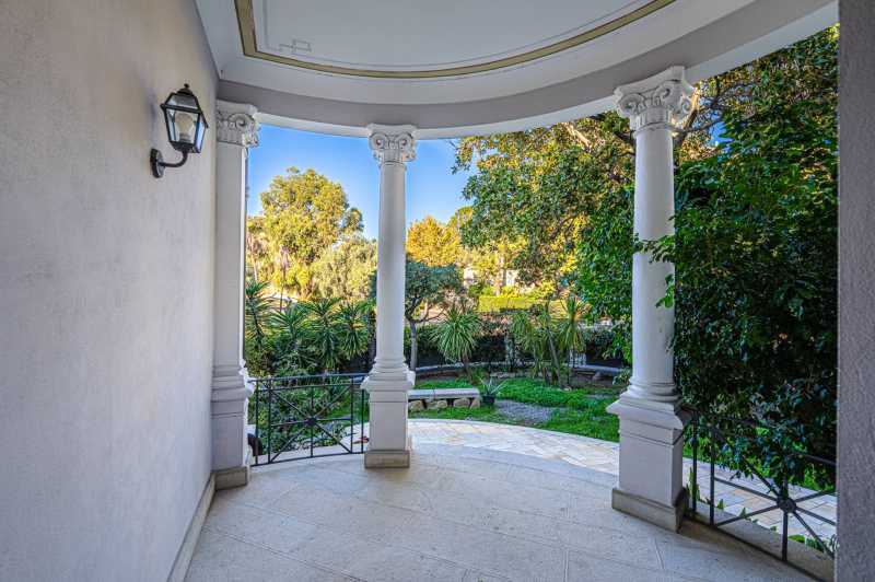 Ferienwohnung am Meer in einer Villa in Bordighera.