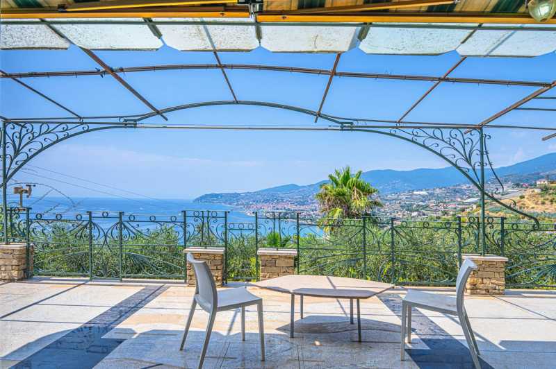 Die Villa mit Meerblick in Sanremo.