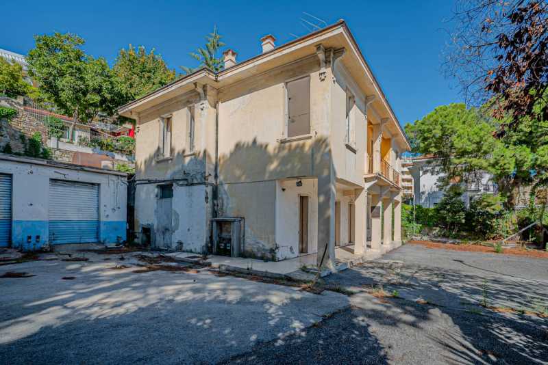 Haus in Sanremo zur Renovierung