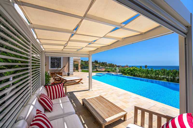 Die 400 m2 Villa in Sanremo ist luxuriös.