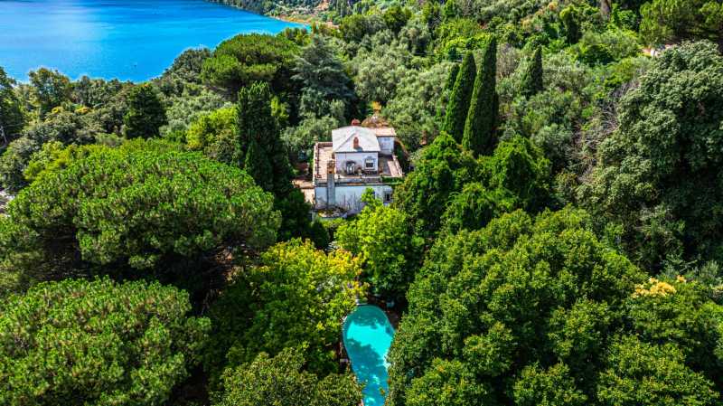 Exklusive Villa am Albaner See in Castel Gandolfo