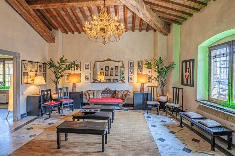 Dachgeschosswohnung in der historischen Gegend von Livorno Venezia.