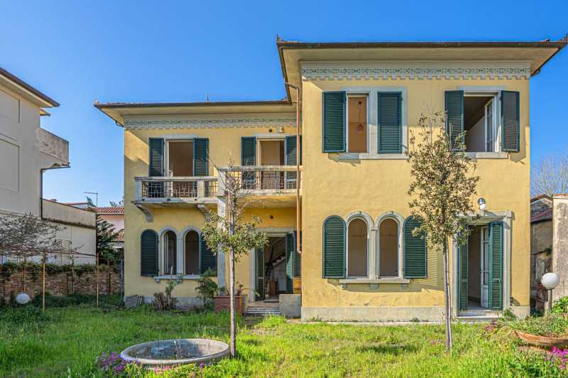 Eine elegante Villa in Lido di Camaiore