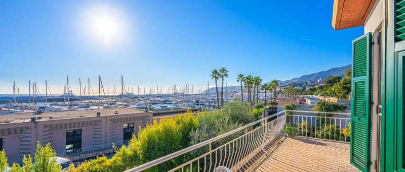 Elegante Villa in erster Meereslinie in Sanremo zu vermieten