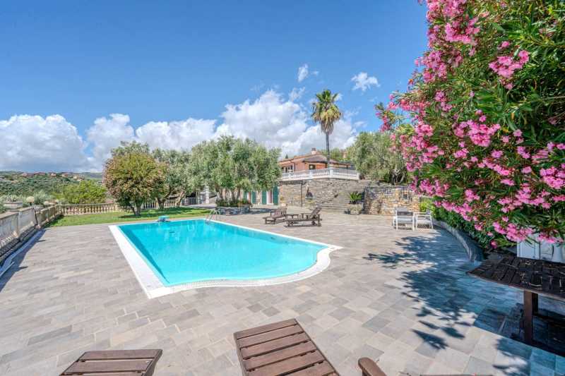 Zu verkaufen: Wunderschöne Villa in Imperia