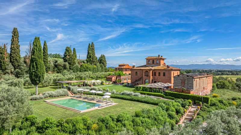 Historisches Anwesen mit Schwimmbad in der Nähe von Siena zu verkaufen