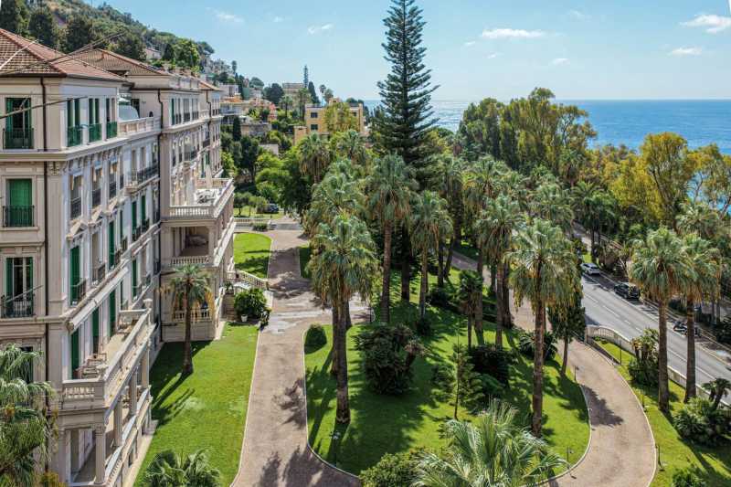 Penthouse am Meer in Ospedaletti zu verkaufen