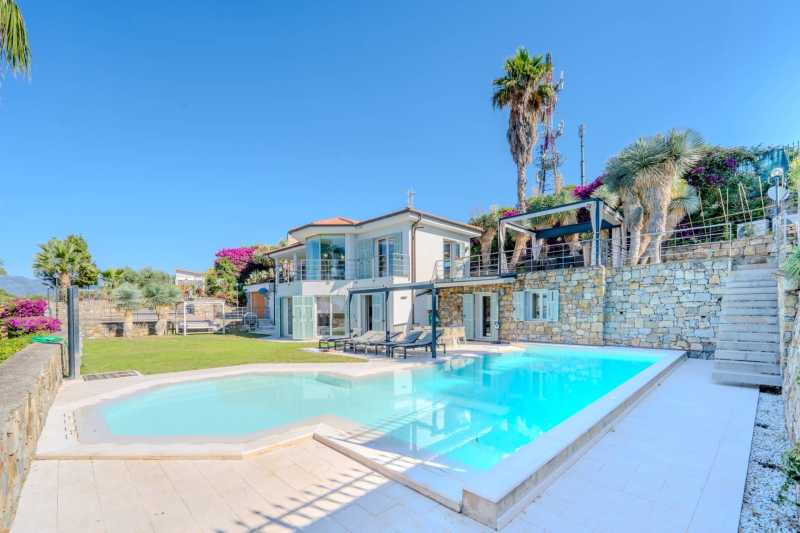 Villa Monet mit Pool und herrlichem Meerblick in Bordighera