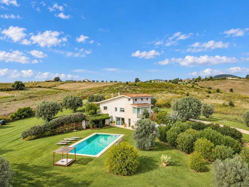 Villa mit Pool und Panoramablick an der Grenze zwischen Latium und der Toskana zu verkaufen