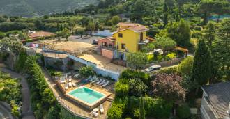 Haus in Bordighera mit Panoramablick auf Monaco.