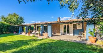 Neue Villa am Meer zum Verkauf in Pescia Romana.