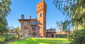 Luxuriöses Schloss zum Verkauf in Bogomanero