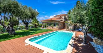 Ich vermiete ein Haus in Bordighera.