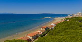Immobilien in erster Reihe am Strand in Follonica