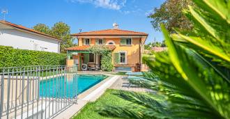 Villa am Meer in Marina di Pietrasanta zu vermieten