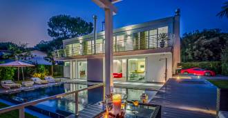 Zum Verkauf neue Villa an der Küste in der Nähe von Forte dei Marmi