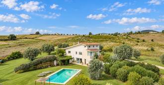 Villa mit Pool und Panoramablick an der Grenze zwischen Latium und der Toskana zu verkaufen