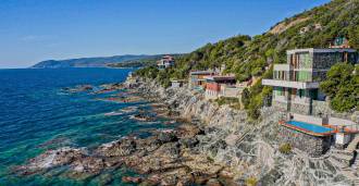 Prestigiose Villa mit Pool am Ufer von Castiglioncello zu verkaufen